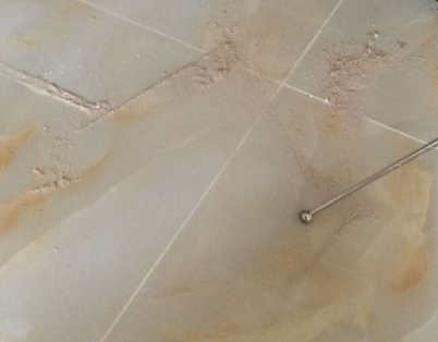 福海瓷砖空鼓维修公司分享粘合剂选择不当在瓷砖铺贴过程中可能导致以下问题